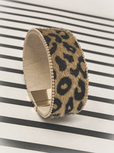 Load image into Gallery viewer, Leopard Wrap Bracelet