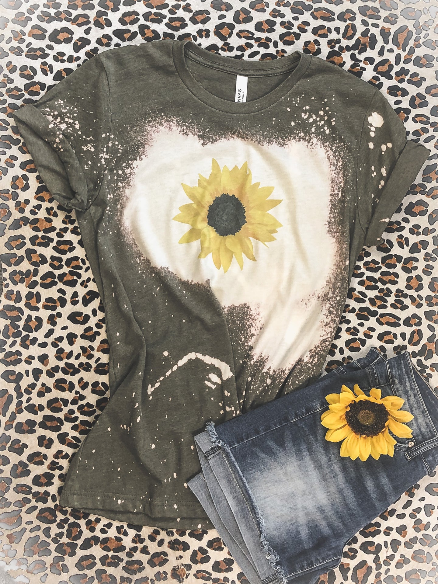 Sunflower Tee - made in the USA